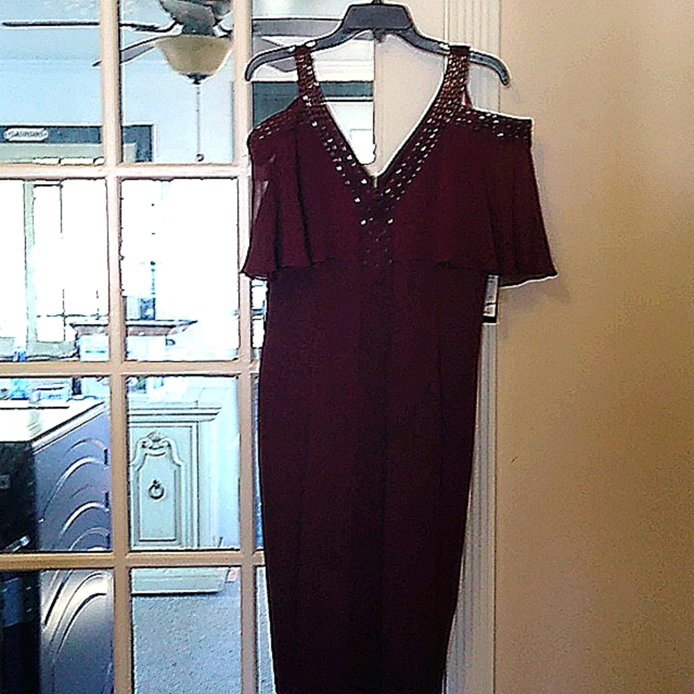 Beautiful size 16 SLN deep burgundy dress.